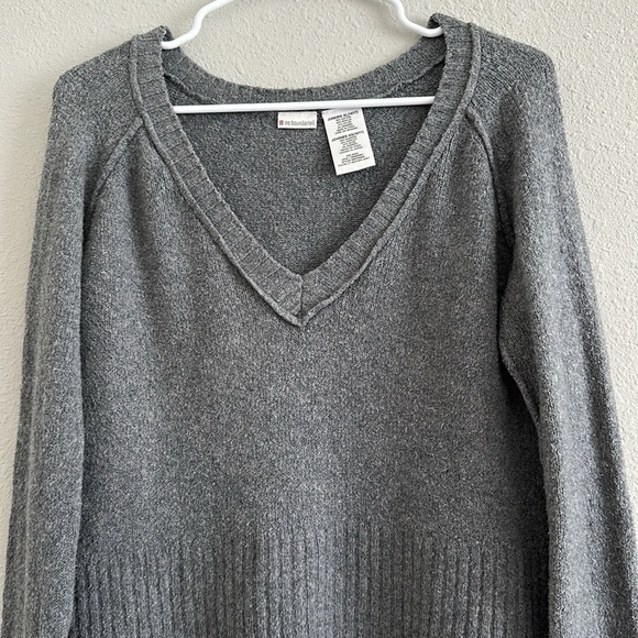 No boundaries junior XL sweater - Picture 3 of 5